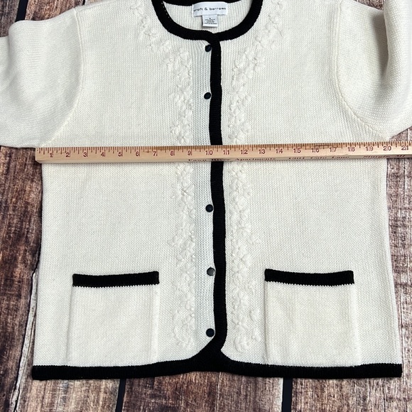 Croft & Barrow Cream & Black Floral Embroidery Detail Button Front Cardigan - SM - Picture 13 of 15